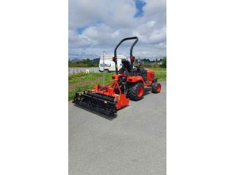 Micro tracteur avec préparateur enfouisseur de pierres